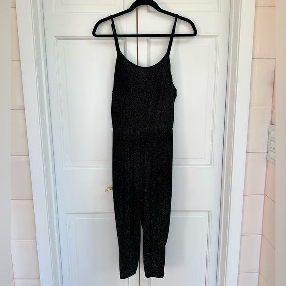 Alice + Olivia Zahara Glitter Cropped Jumpsuit - Picture 6 of 15